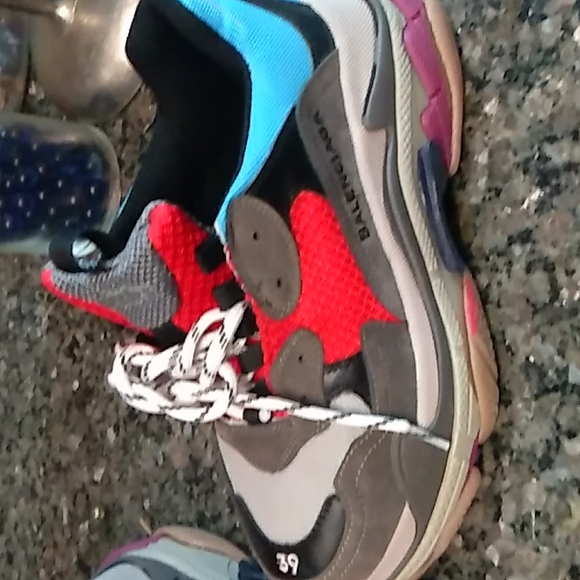 Balenciaga shoes i paid 750 for them yes there are real deal not fake - Picture 3 of 5